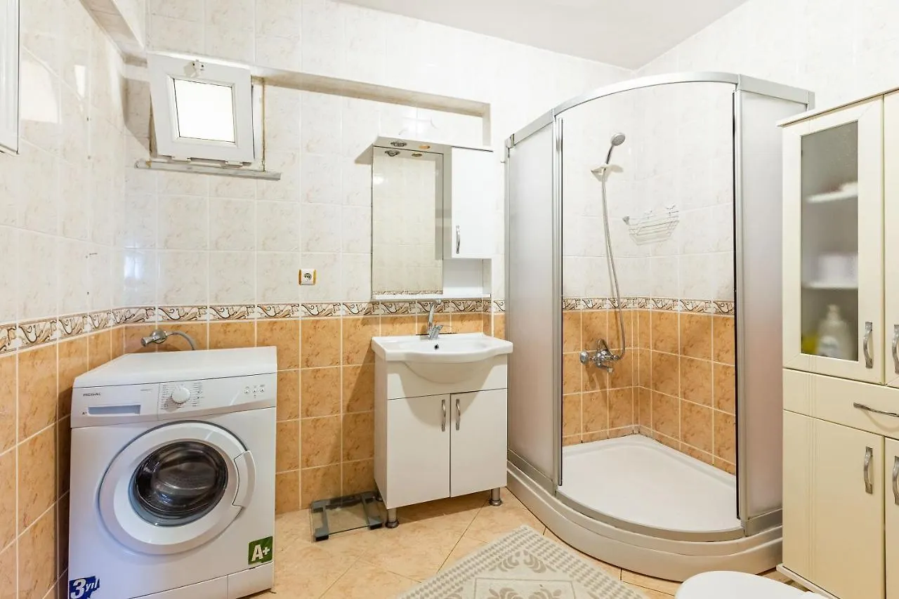 Flat With Shared Pool Near Sabiha Gokcen Airport Apartment Istanbul
